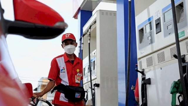 Demi memastikan BBM subsidu tepat sasaran, Pertamina minta masyarakat segera lakukan pendaftaran di website MyPertamina per 1 Juli 2022. Foto: Pertamina