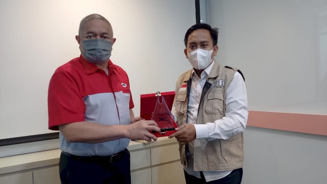 Kunci Sukses PT JNE; Berbisnis Melibatkan Tuhan