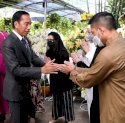 Jokowi dan Ibu Iriana Takziah ke Kediaman Almarhum Tjahjo Kumolo