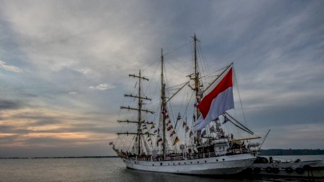 KRI Dewaruci (INT)