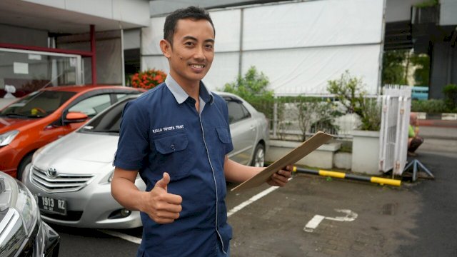 Pelanggan Trade In Toyota Trust Berhasil Mendapatkan Hadiah Umrah dari Kalla Toyota