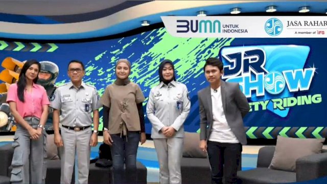 Foto bersama beberapa pemateri dari JR Show Safety Riding yang digelar oleh Jasa Raharja. Foto: dok