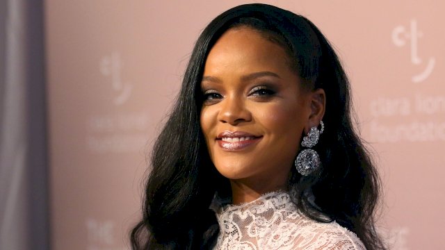 Rihanna Jadi Miliarder Wanita Termuda di USA dengan Label Self-made Billionaire
