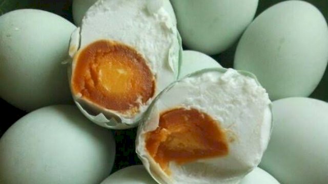 Manfaat Konsumsi Telur Asin, Salah Satunya; Tingkatkan Fungsi Penglihatan