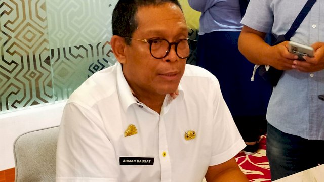 dr Arman Bausat, Plt Kepala Dinas Kesehatan Sulsel  