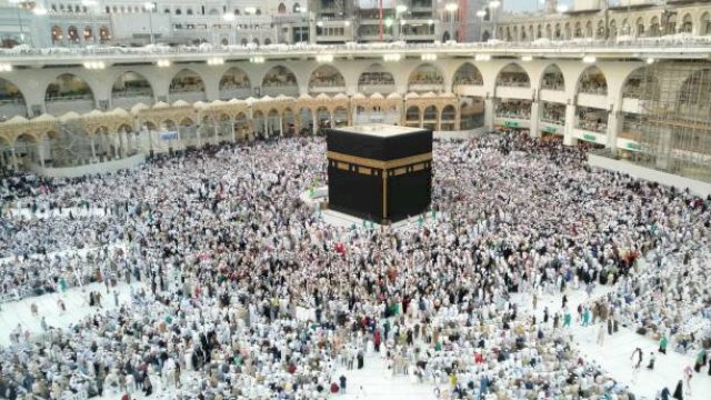 Ribuan jamaah haji mengelilingi Kabah di Masjidil Haram, di kota suci Makkah, Arab Saudi. Foto: istock 