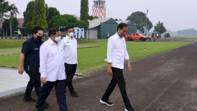Jokowi Kunker ke Subang, Dari Serahkan Bansos Hingga Dialog dengan Petani