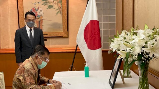  Wakil Presiden RI ke 10 dan 12, Jusuf Kalla (JK) mendatangi Kantor Kedutaan Besar Jepang, di Jalan MH Thamrin Jakarta Pusat, Rabu, 13 Juli 2022/IST