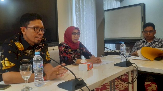 Kepala Dinas Peternakan dan Kesehatan Hewan Sulsel, drh Nurlina Sakingcsaat memberikan keterangan Pers terkait penyebaran virus PMK di Sulsel, yang dilaksanakan di Kantor Gubernur Sulsel, Kamis, 14 Juli 2022/IST