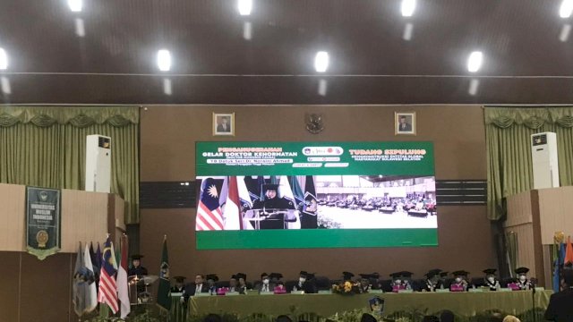UMI Beri Gelar Doktor Kehormatan kepada Menteri Pengajian Tinggi Malaysia