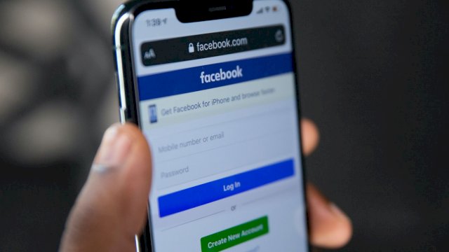 Mengeluh di Facebook, Kakek di Tuban Dilapor ke Polisi oleh Kadesnya
