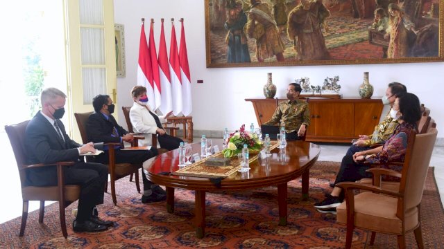 Presiden Joko Widodo menerima delegasi Dana Moneter Internasional (IMF) di Istana Kepresidenan Bogor, Jawa Barat, Minggu, 17 Juli 2022. (Foto: BPMI Setpres/Muchlis Jr.)