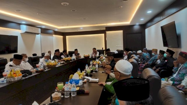 Pertemuan PPIH dengan KBIHU di Daker Makkah