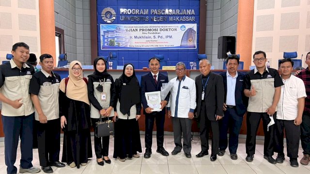 Dosen Teknik Listrik Politeknik Bosowa (Poltekbos) Dr. Ir. Mukhlisin, S.Pd ., M.Pd ., IPM meraih gelar Doktor dalam bidang Pendidikan Vokasi Keteknikan di Program Pascasarjana Universitas Negeri Makassar, pada Senin (18/7/22)/IST
