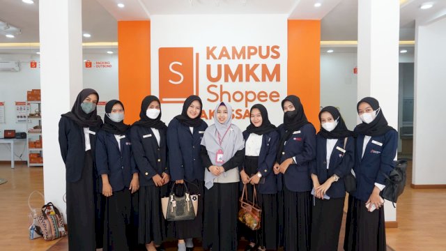 Kunjungan ke UMKM Shopee, Mahasiswa Poltekbos Kembangkan Ide Bisnis Digital