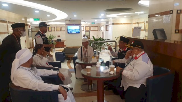 Direktur Bina Umrah dan Haji Khusus pada Direktorat Jenderal Penyelenggaraan Haji dan Umrah Kementrian Agama, Nur Arifin, mengunjungi jemaah haji Ananda Nurul Haromain (ANH), di Hotel Nozol, Madinah, Sabtu, 23 Juli 2022/IST