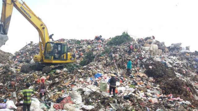 Kondisi TPA Antang yang makin over kapasitas/INT