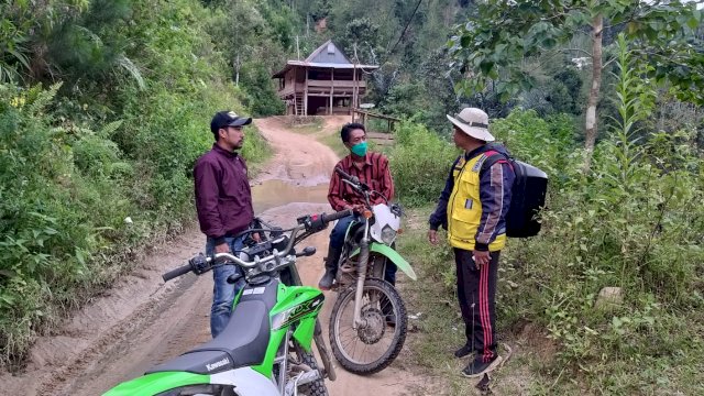Gubernur Sulawesi Selatan, Andi Sudirman menginstruksikan Dinas PUTR untuk melakukan inventalisir jalan rusak di wilayah terpencil Toraja/IST