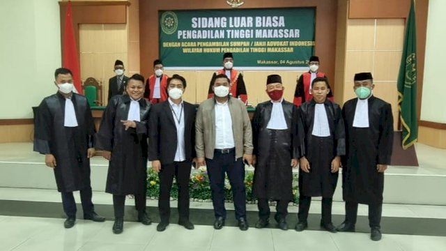 Pengadilan Tinggi (PT) Makassar kembali menggelar Pengambilan Sumpah/Janji Advokat di Aula lantai dua Ruang Sidang Prof. Dr. H.M. Hatta Ali, S.H.,M.H. , Kamis (4/8/2022)/IST
