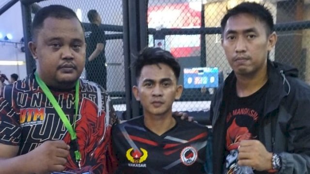  Tiga atlet peraih medali emas dan medali perak pada partai final Kejuaraan Nasional (Kejurnas) IBCA-MMA 2022 yang berlangsung di Gedung Serbaguna Antarikshe, Koopsud I, Halim Perdanakusuma, Jakarta, Kamis (4/8/2022)/IST