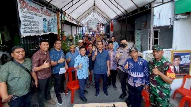 Ketua DPRD Kota Makassar, Rudianto Lallo saat menggelar reses di Jalan Sinassara, Lorong Mr big, Kelurahan Kaluku Bodoa, Kecamatan Tallo, Kamis 4 Agustus 2022/IST