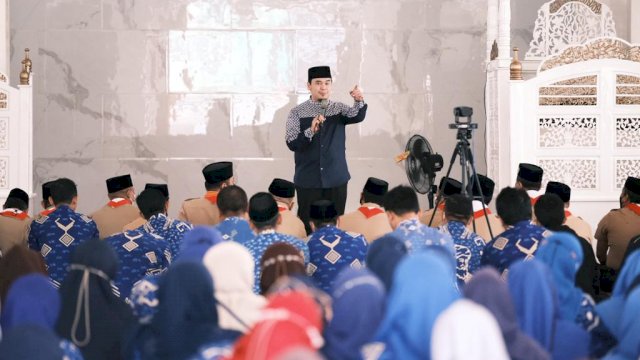 Ustadz Hilman Fauzi saat menjadi penceramah pada kegiatan Pencerahan Qalbu Jum'at Ibadah (PQJI) Kabupaten Gowa di Masjid Agung Syekh Yusuf Kabupaten Gowa, Jum'at (5/8)/IST