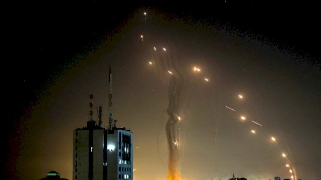 rudal palestina dan irone dome Israel