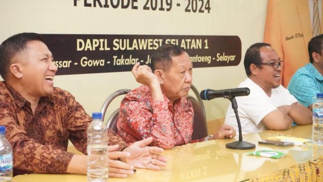 Anggota Komisi V DPR RI, Hamka B Kady, saat mendengarkan aspirasi dari PABPDSI Sulsel di Rumah Aspirasi, di Jalan Boulevard Makassar, Sabtu, 6 Agustus 2022/IST