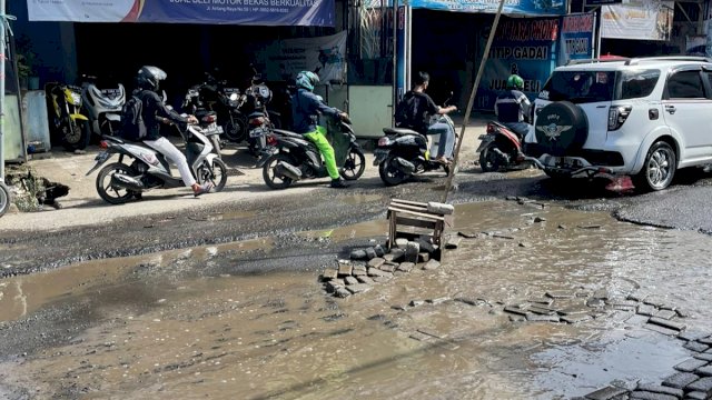 Kondisi Jalan Antang sebelum dilakukan perbaikan, tahun 2023 Pemprov Sulsel kembali menganggarkan untuk melanjutkan penanganan jalan Antang yang belum rampung/Ist