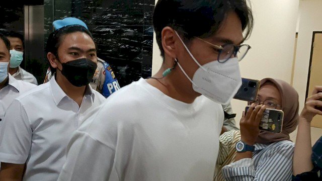 Manajer Bunga Citra Lestari, Mohammad Ikhsan Doddyansyah saat menjalani pemeriksaan di Polres Jakarta Barat, Senin (8/8/2022). Foto:  dok kumparan