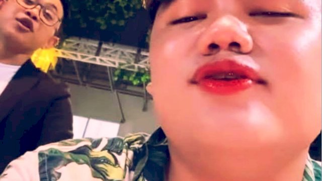 Dimas Adipati seorang Selebgram asal Kota Makassar divonis kurungan penjara selama 1 tahun lebih 6 bulan oleh majelis hakim Pengadilan Negeri (PN) Makassar/IST