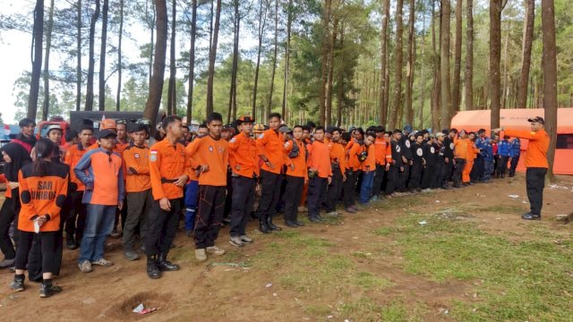 Tim Gabungan SAR yang melakukan persiapan di beberapa pos pendakian jalur Gunung Bawakaraeng.&nbsp;&nbsp;Foto: dok