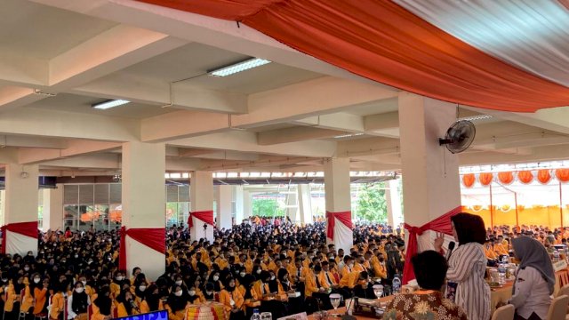 Anggota KPU Kota Makassar, Endang Sari pada Kegiatan  Goes to Kampus pada sesi penerimaam mahasiswa baru(Maba) di Universitas Negeri Makassar(UNM)/IST