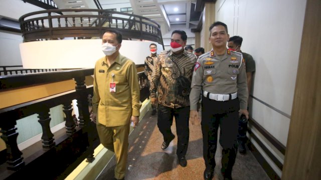 Tim Pembina Samsat Nasional melakukan kunjungan kerja ke Kantor Gubernur Sulsel, Kamis, 18 Agustus 2022/IST