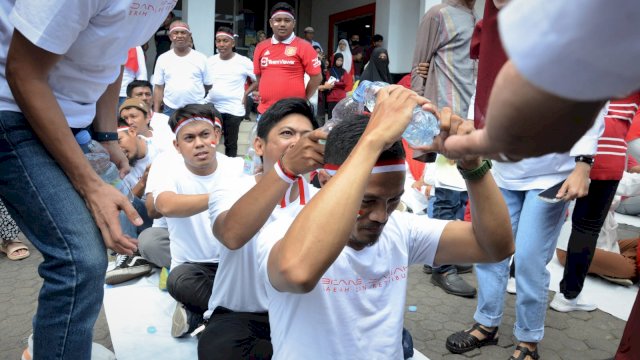  Peringatan HUT RI ke-77 ikut dirayakan Badan Pendapatan Daerah Kota Makassar, dengan menggelar Pekan Olahraga dan Seni Porseni Day di lingkup pejabat dan staf di Lapangan Parkir Kantor Badan Pendapatan Daerah Bapenda Kota Makassar pada Jumat 19 Agustus 2022/IST