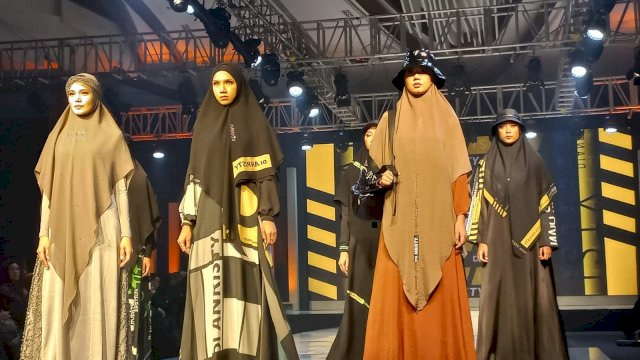 Desainer Dianristy Pamerkan 50 Koleksi Busana Syar&rsquo;i di Claro Makassar