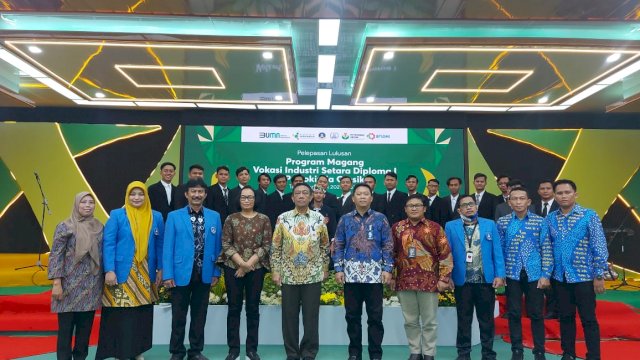 Kegiatan pelepasan 19 lulusan Politeknik ATI Makassar, yang terserap kerja di Petrokimia Gresik, Jumat (26/8/2022). Foto: dok