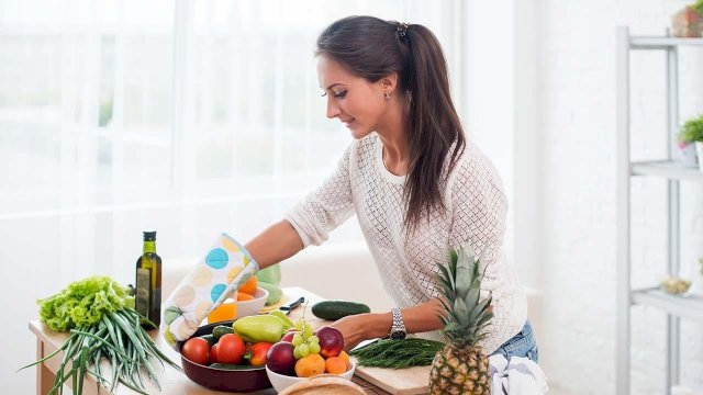 Kebutuhan Nutrisi Perempuan Berbeda di Setiap Jenjang Usia