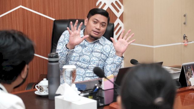 Bupati Gowa, Adnan Purichta Ichsan saat menerima kunjungan Pelaksana Teknis Program Literasi Dgital Kemenkominfo RI Area Sulawesi di Ruang Rapat Bupati Gowa/IST