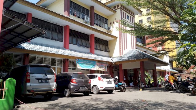 Tampak depan, SDN Mangkura Makassar. Foto: Portalmedia/Reza