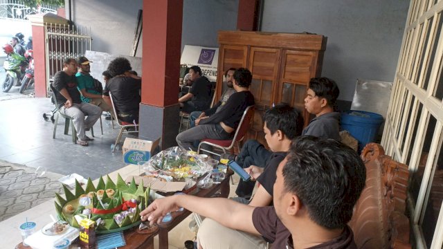 Syukuran sekretariat tiga organisasi jurnalis di Jl Raya Pendidikan G5/No 3, Gunungsari, Rappocini, Makassar, Kamis (1/9/2022) siang(Portal Media/Rahma)