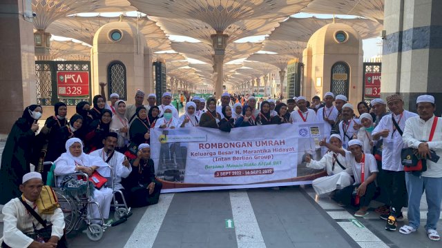 Ananda Travel Berangkatkan Jemaah Umroh Intan Berlian Group dan RS Marina Batulicin 