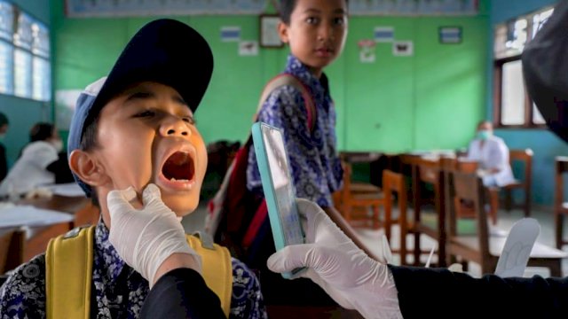 PDGI Cabang Lutim mengadakan penyuluhan dan pemeriksaan gigi dan mulut terhadap 126 siswa dari SMPN Nuha 2, Jumat (2/9/2022).