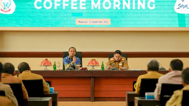 Rapat Coffee Morning bersama para ASN level administrator lingkup Pemprov Sulsel beserta seluruh Kepala Sekolah SMA, SMK secara virtual di Ruang Rapim Kantor Gubernur Sulsel, Senin 12 September 2022/IST