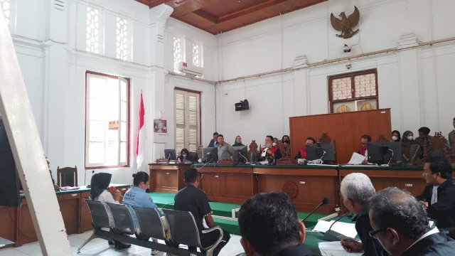 Sidang kasus pembunuhan honoree Dishub  Makassar yang digelar di Pengadilan Negeri (PN) Makassar, pada Rabu (14/9/2022) siang(Portal Media/Reza) 