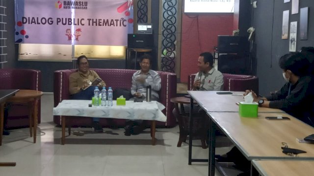Bawaslu Makassar bersama sejumlah organisasi perempuan melakukan Dialog Publik Tematik "Peran Perempuan Menjelang Pemilu 2024", yang diselenggarakan di Cafe Kirana Makassar, Sabtu, 17 September 2022/IST