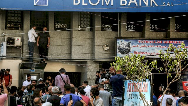 Pakai Pistol Mainan, Rampok Bank untuk Ambil Uang Tabungan Sendiri