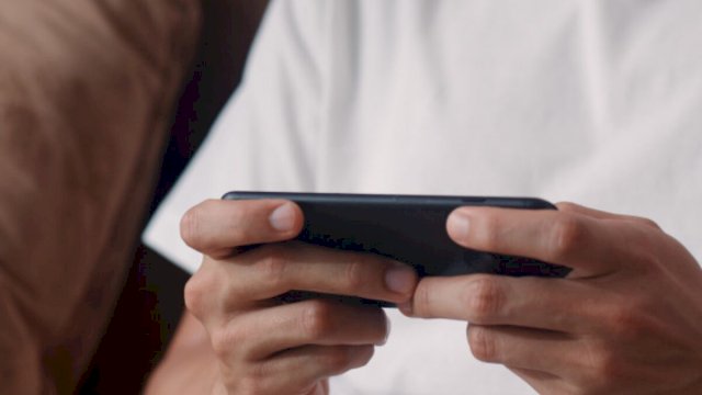 Dapat Video Mesum di Facebook, Ortu Kaget Ternyata Pemerannya Anak Sendiri