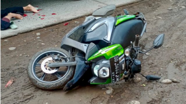 Seorang perempuan meninggal di tempat akibat tergilas truk pengangkut BBM milik Pertamina/IST