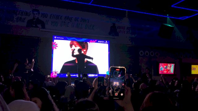 Gelaran acara Justin Bieber Karoke Party di Pizza E Birr, Mall Phinisi Point, Makassar, Jumat (23/9/2022) malam. Foto: Portalmedia/Al Fath